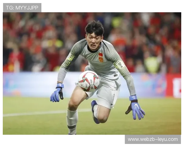 颜骏凌精准传球助球队掌控节奏，展现顶级门将视野